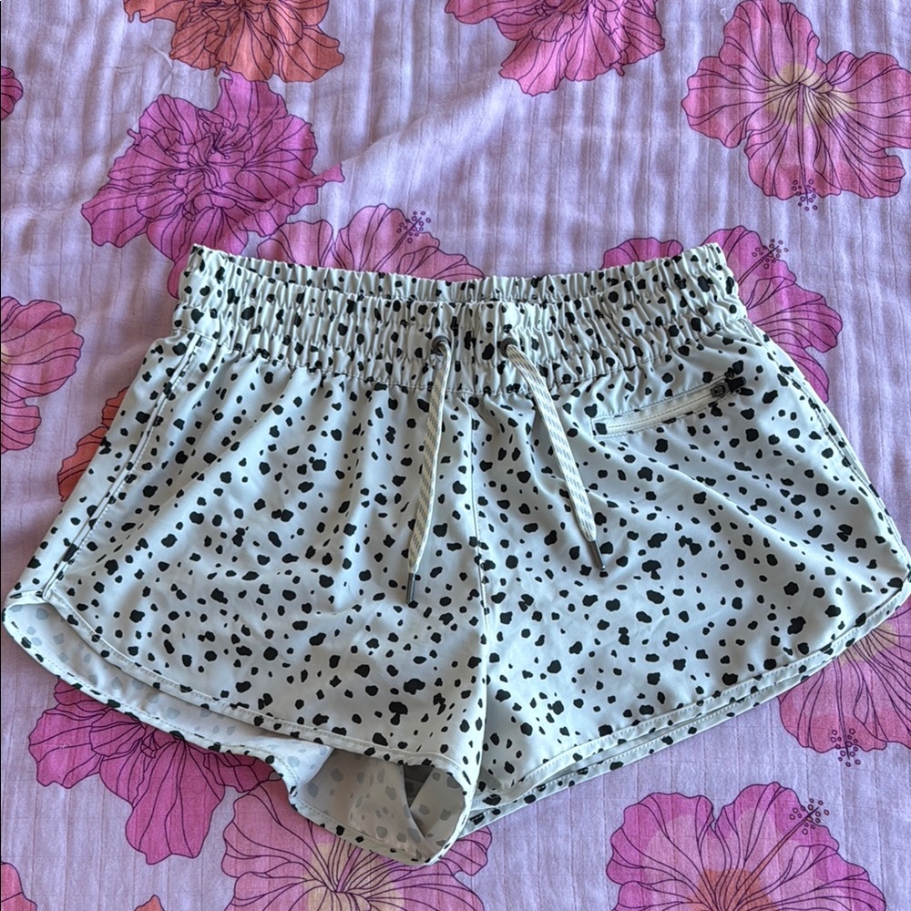 Vuori Clementine Short 2.0 Soze S in Dune Dots